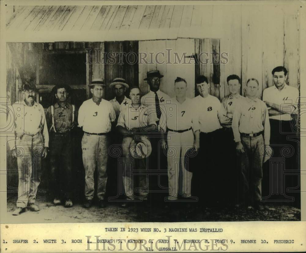 1923 Press Photo Workers pose together after a machine was installed- Historic Images