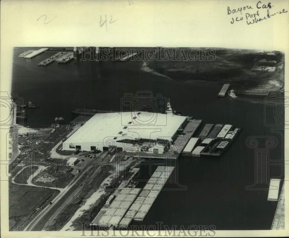 1985 Press Photo Aerial view of a Port Warehouse after Hurricane Elena- Historic Images