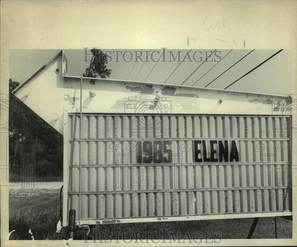 1985 Press Photo Sign acknowledging Hurricane Elena - ampa00960- Historic Images