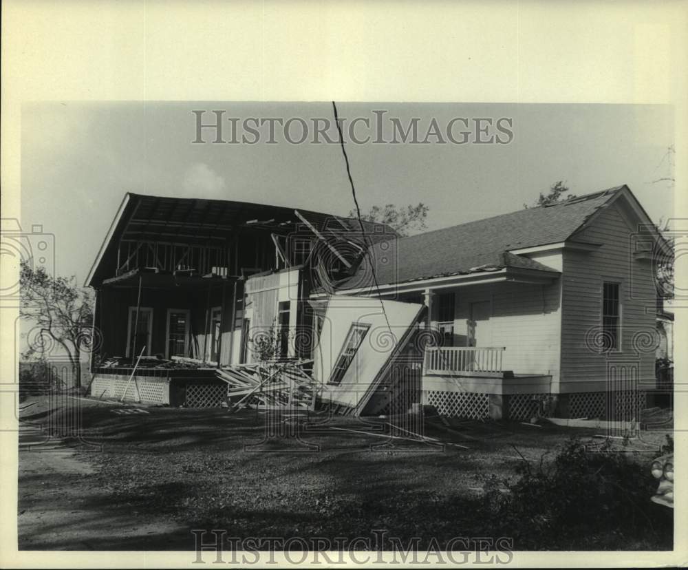 1985 Press Photo Wall and Roof taken off House, Hurricane Elena damage- Historic Images