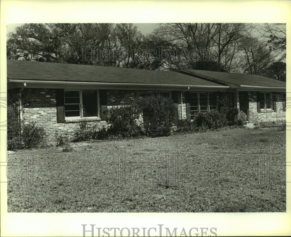 1987 Press Photo Home on 2258 Tonlours Drive in Mobile, Alabama- Historic Images