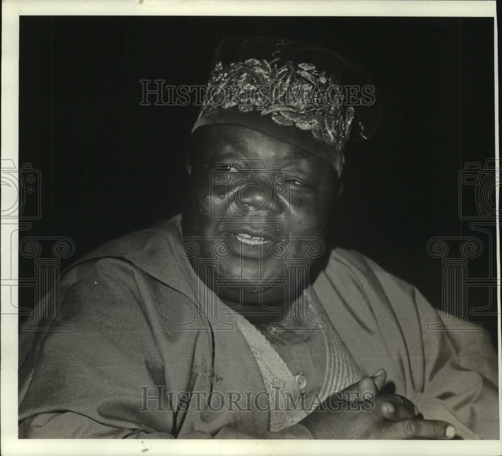 1980 Press Photo Chieftain of Nigerian tribe Emmanuel Ashamu - Historic Images