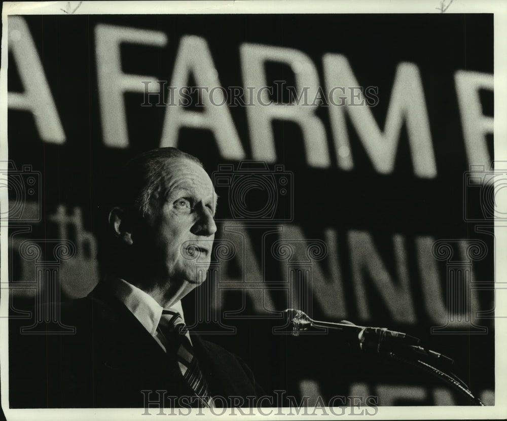 1976 Press Photo Jim Allen speaks at Farm Bureau event in Alabama - Historic Images