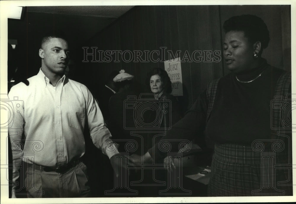 1991 Press Photo Michael Augusta in Alabama courtroom - Historic Images