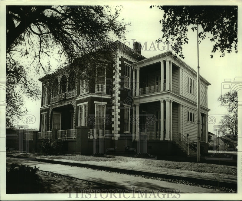 Load image into Gallery viewer, 1968 Press Photo John Battle home at 602 Government Street in Alabama
