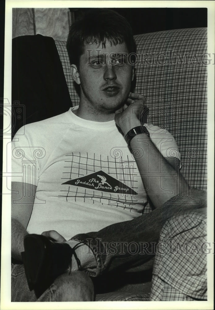 1988 Press Photo Actor John Armour in Alabama - amra01106- Historic Images