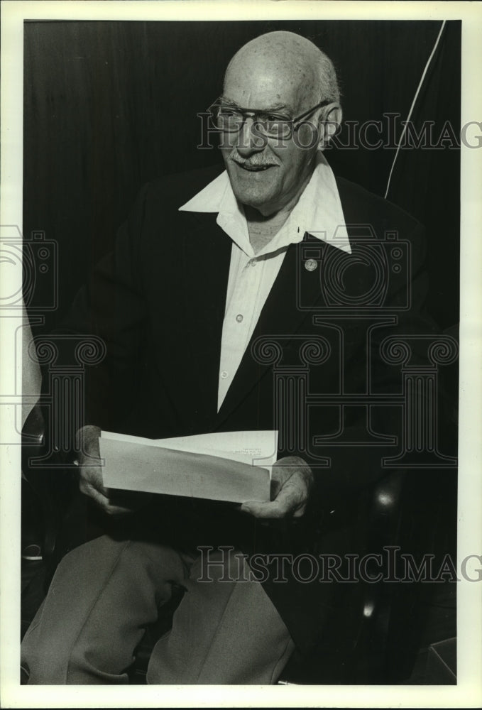 1992 Press Photo Jay Altmire holds document in Alabama - Historic Images