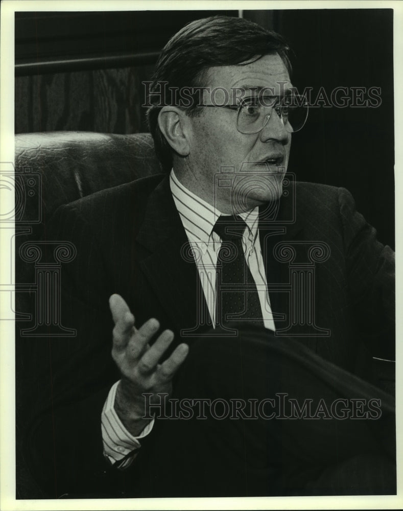 1990 Press Photo Dr. Philip E. Austin, Chancellor of The University of Alabama - Historic Images