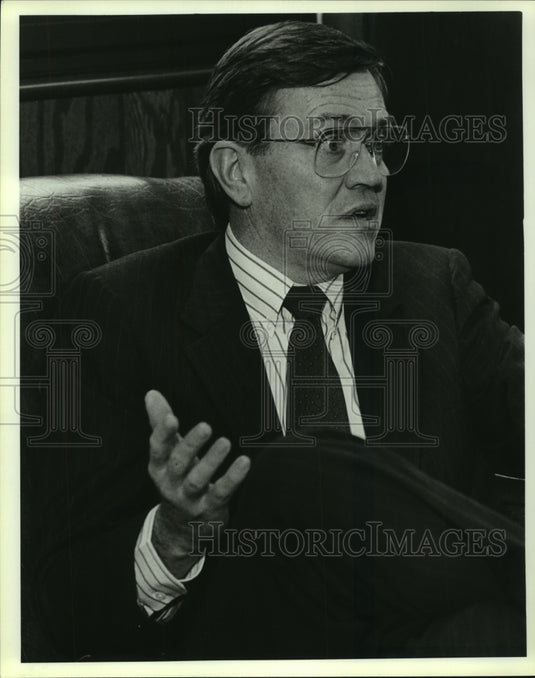 1990 Press Photo Dr. Philip E. Austin, Chancellor of The University of Alabama - Historic Images