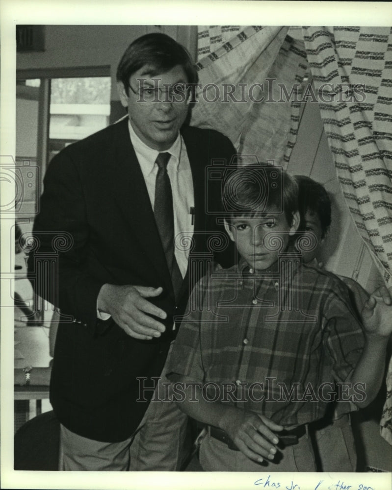 1986 Press Photo Charles Graddick, Attorney, with his Sons- Historic Images