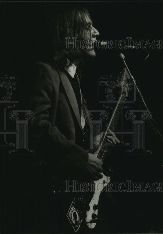 1991 Press Photo Singer and guitarist performs in Alabama - amra01437- Historic Images