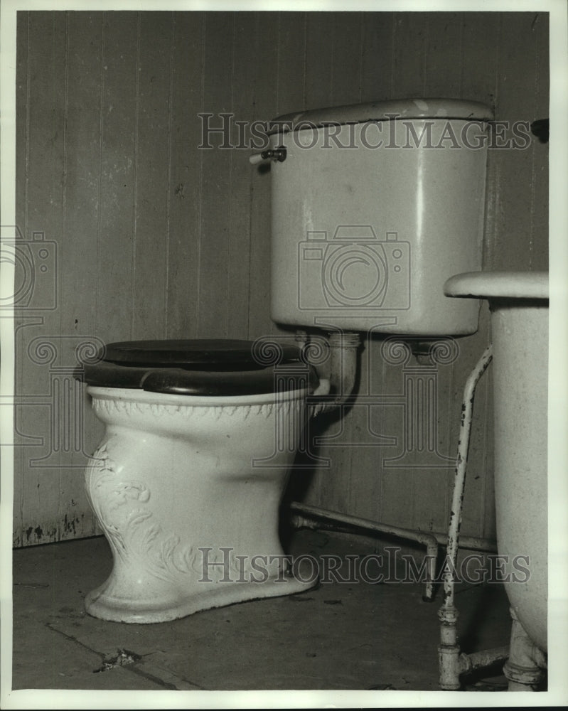 1965 Press Photo Old Fashioned Toilet in Martin Horst Home, Mobile, Alabama- Historic Images