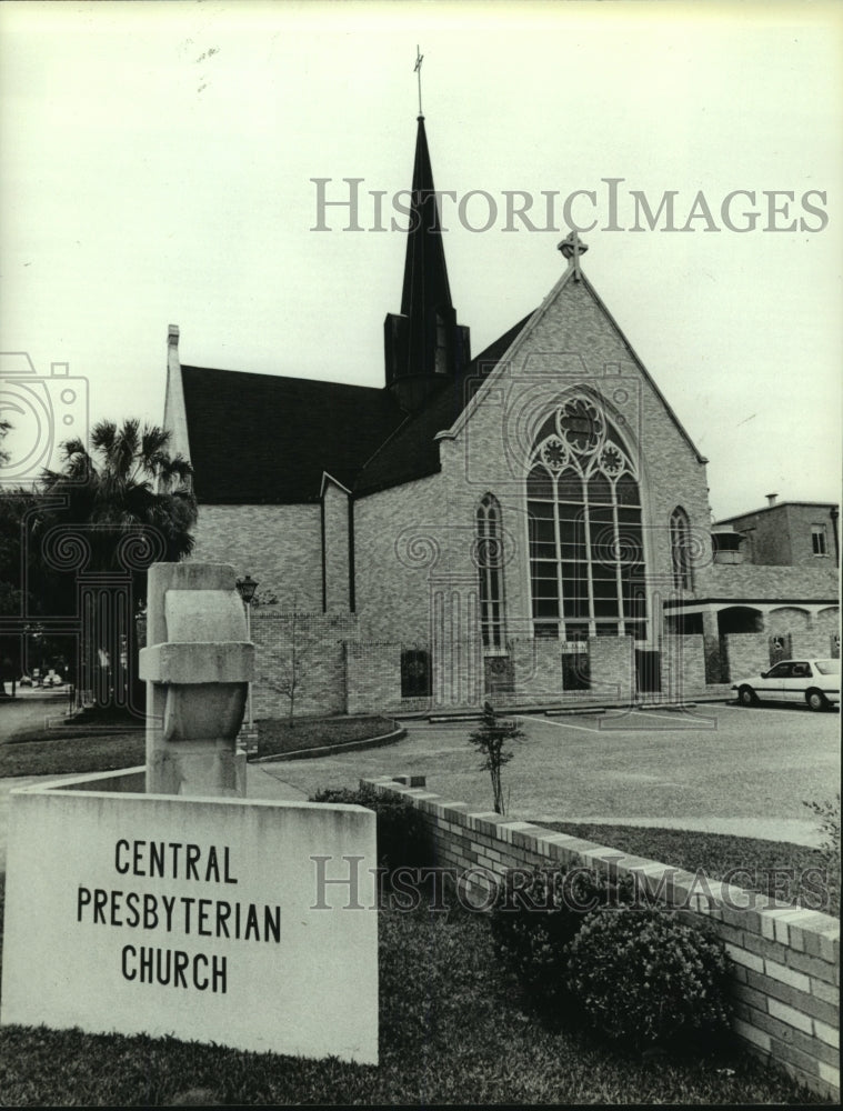 1987 Press Photo Central Presbyterian Church Across Parking Lot, Mobile, Alabama- Historic Images