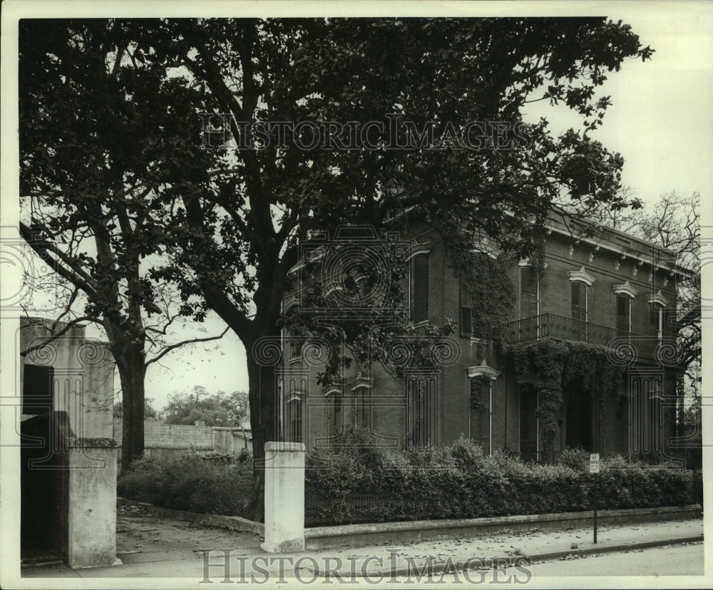 1965 Press Photo Martin Horst House From Across Conti Street, Mobile, Alabama- Historic Images