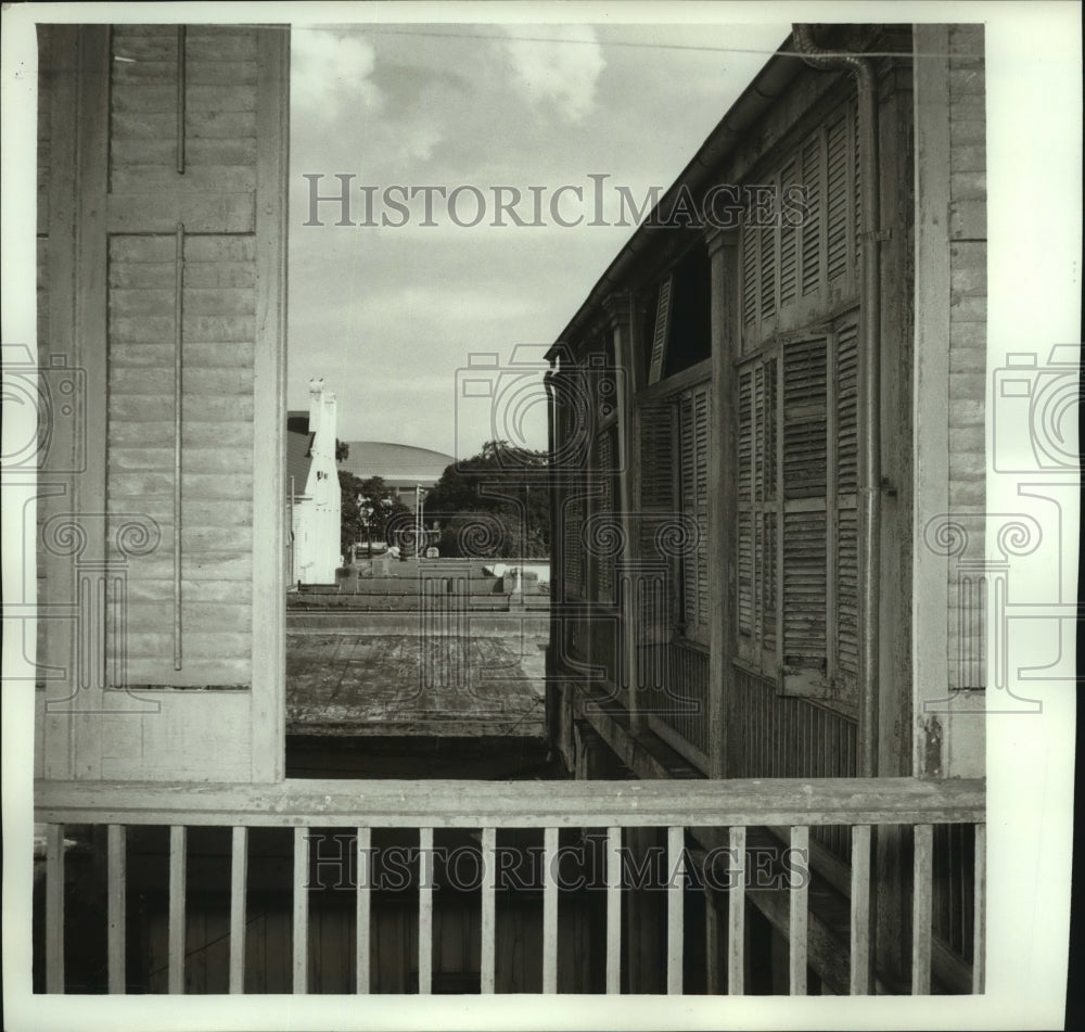 1965 Press Photo View from Interior of Martin Horst Home in Mobile, Alabama- Historic Images