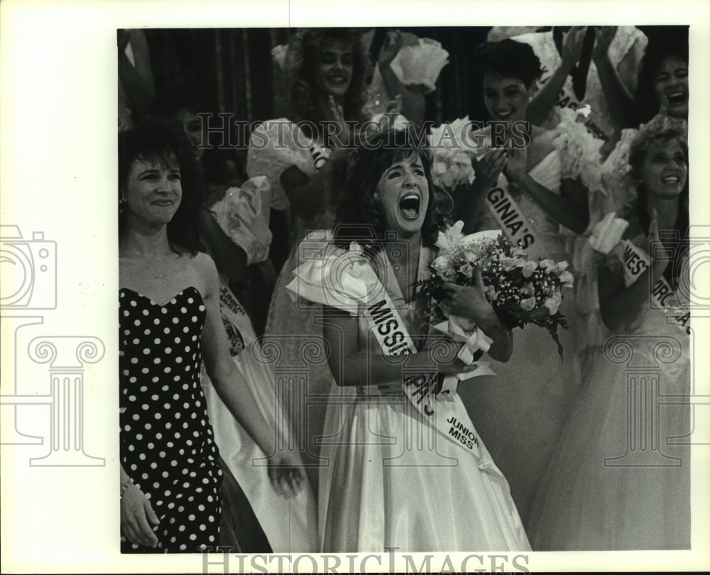 1988 Press Photo Kristen Logan Crowned America's Junior Miss in Mobile- Historic Images