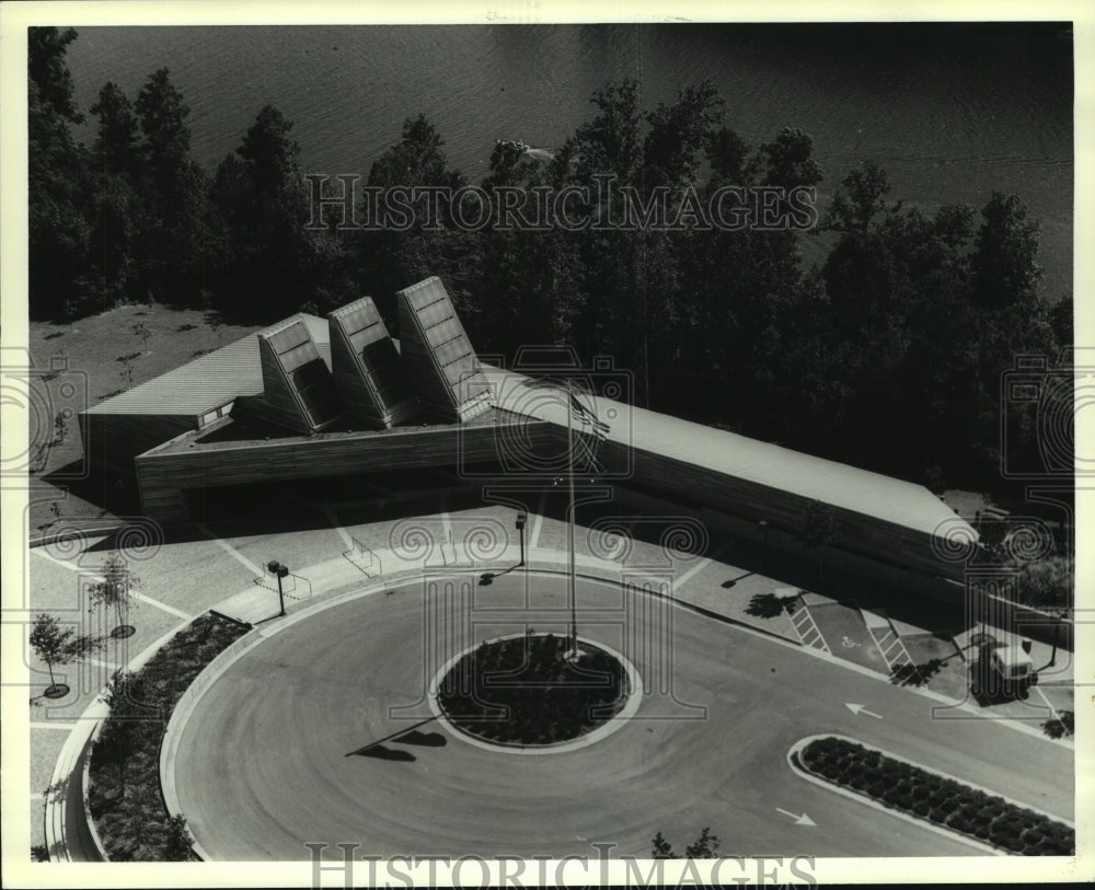 1988 Press Photo Solar panels at Bay Springs Lock and Dam visitor center- Historic Images