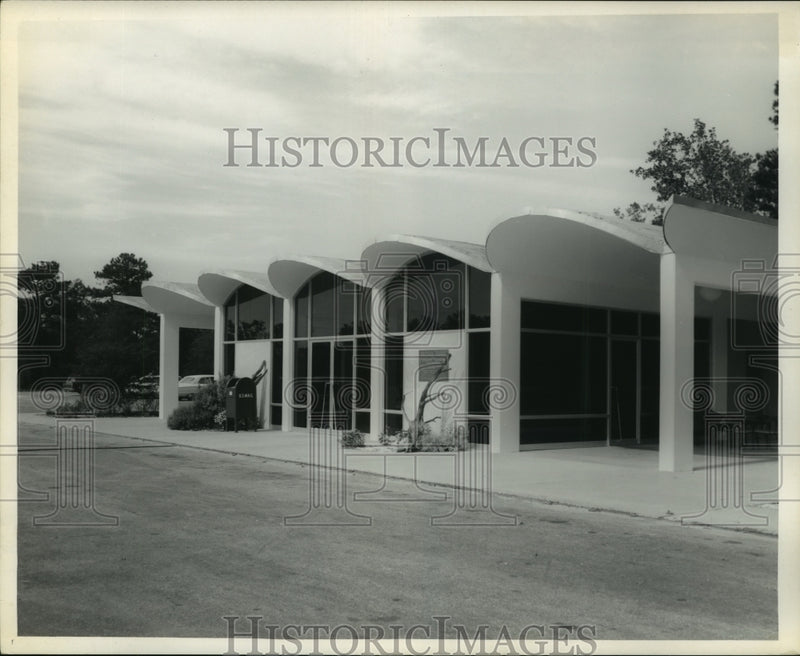 Load image into Gallery viewer, 1965 Press Photo Welcome Center in Sylvania, Georgia - amra02458
