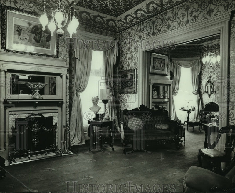Load image into Gallery viewer, 1970 Press Photo Double parlor of Tissington, Nettles, Gordon home in Alabama
