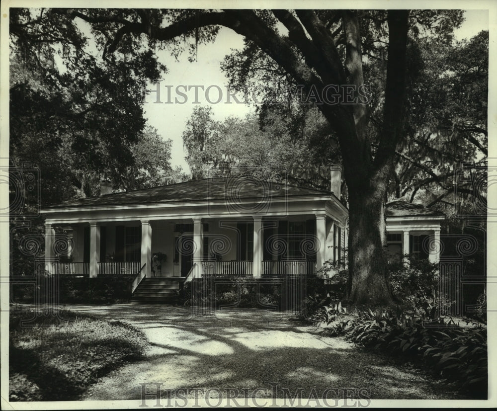 1966 Press Photo Exterior view of the Giorgran Cottage, Alabama - amra02634- Historic Images