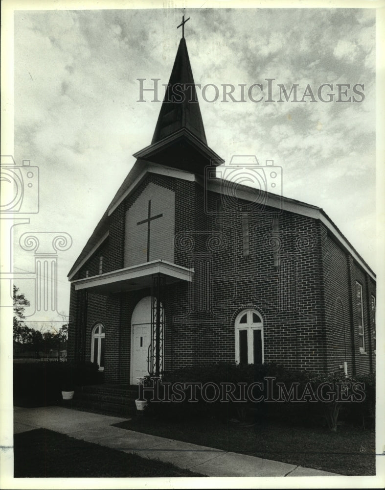 1991 Press Photo St. Thomas Catholic Church in Chickasaw, Alabama- Historic Images