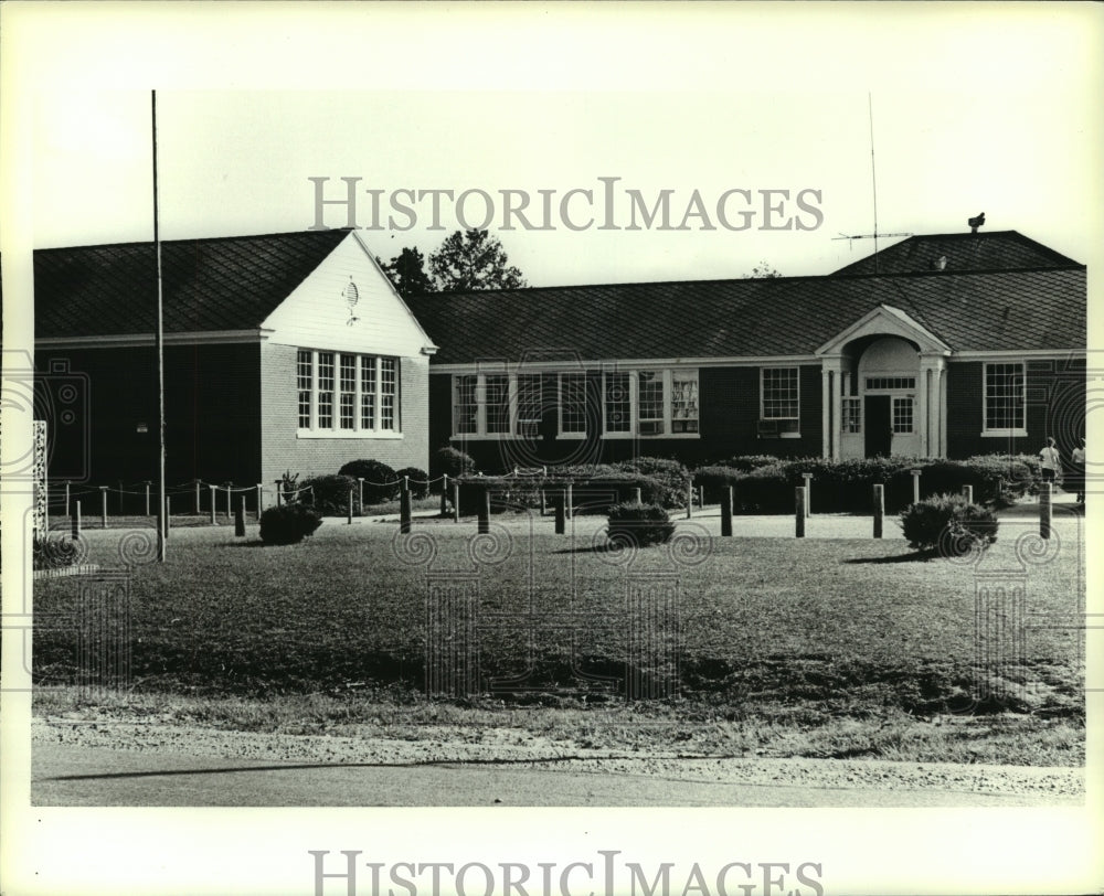 1984 Press Photo Exterior of Castelberry School, Alabama- Historic Images