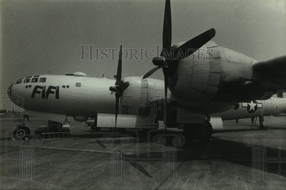 1989 Press Photo B-29 airplane on display, Alabama- Historic Images