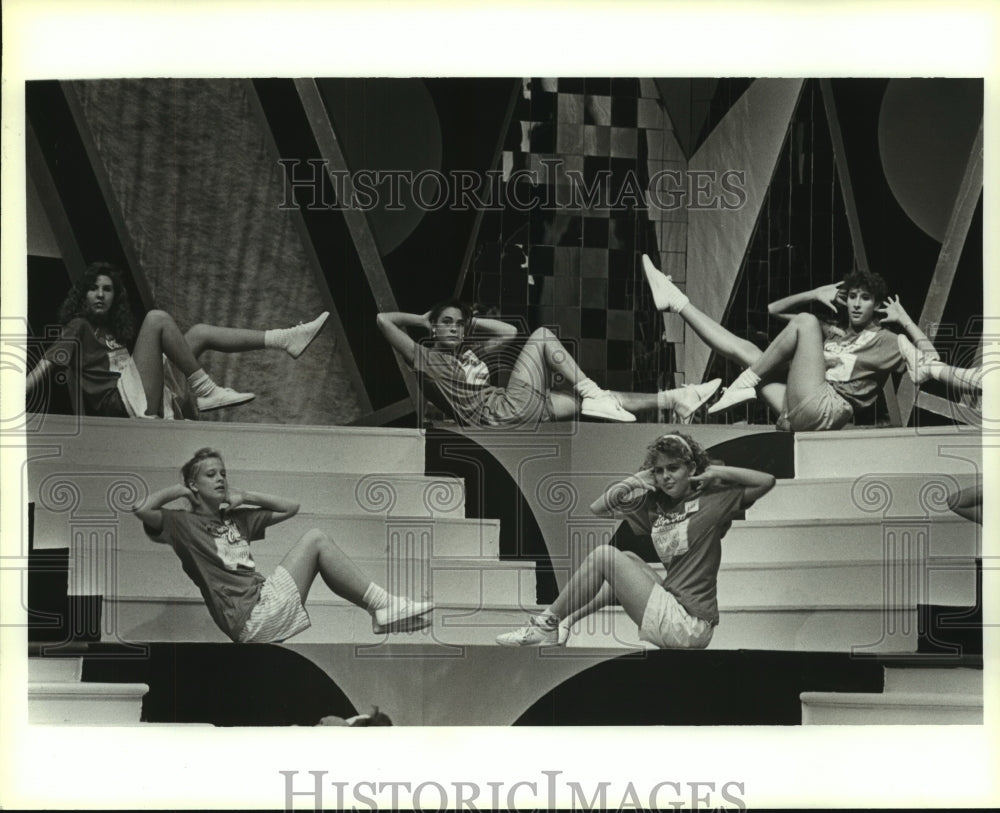 1989 Press Photo AYWY Contest contestants performing, Alabama- Historic Images