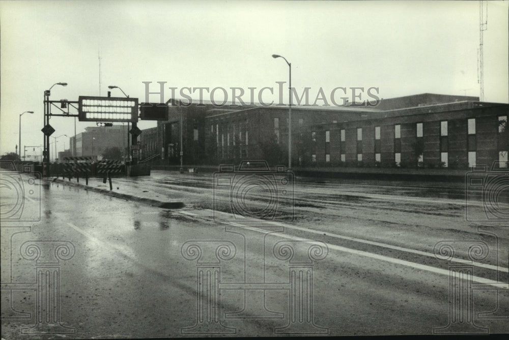 1985 Press Photo Road Leading to Bankhead Tunnel Empty as Hurricane Elena Hits- Historic Images