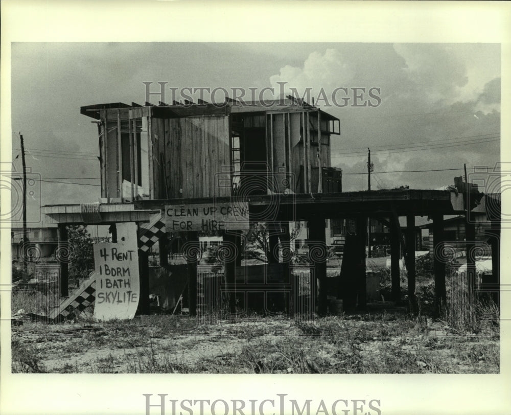 1985 Press Photo Building Destroyed by Hurricane Elena in Alabama- Historic Images