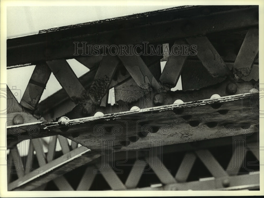 1984 Press Photo Corrosion on Cochrane Bridge, Alabama- Historic Images