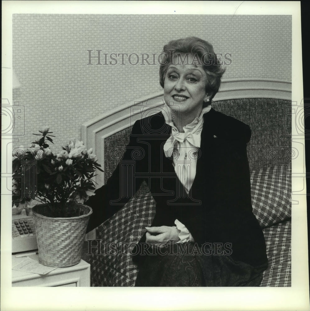 1984 Press Photo Celeste Holm, Alabama- Historic Images