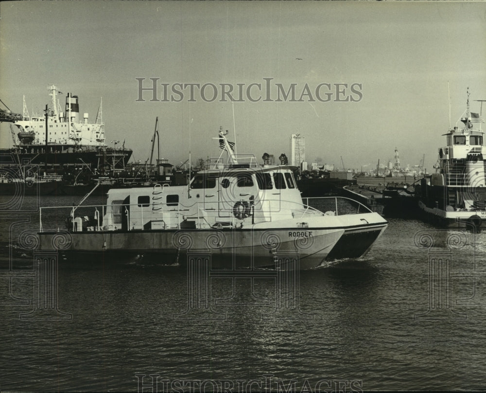 1980 Press Photo Rodollf Ship in Harbor, Alabama- Historic Images