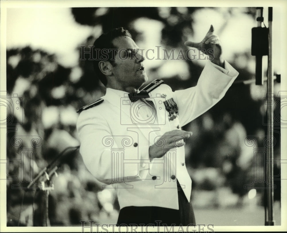 1981 Press Photo USAF Band Conductor Colonel Arnold Gabriel - amra05278- Historic Images