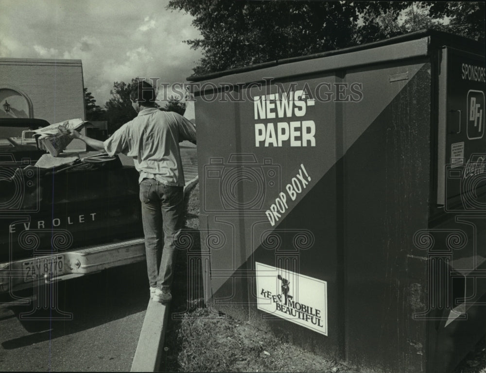 1988 Press Photo Keep Mobile Beautiful Newspaper Drop Box, Alabama- Historic Images