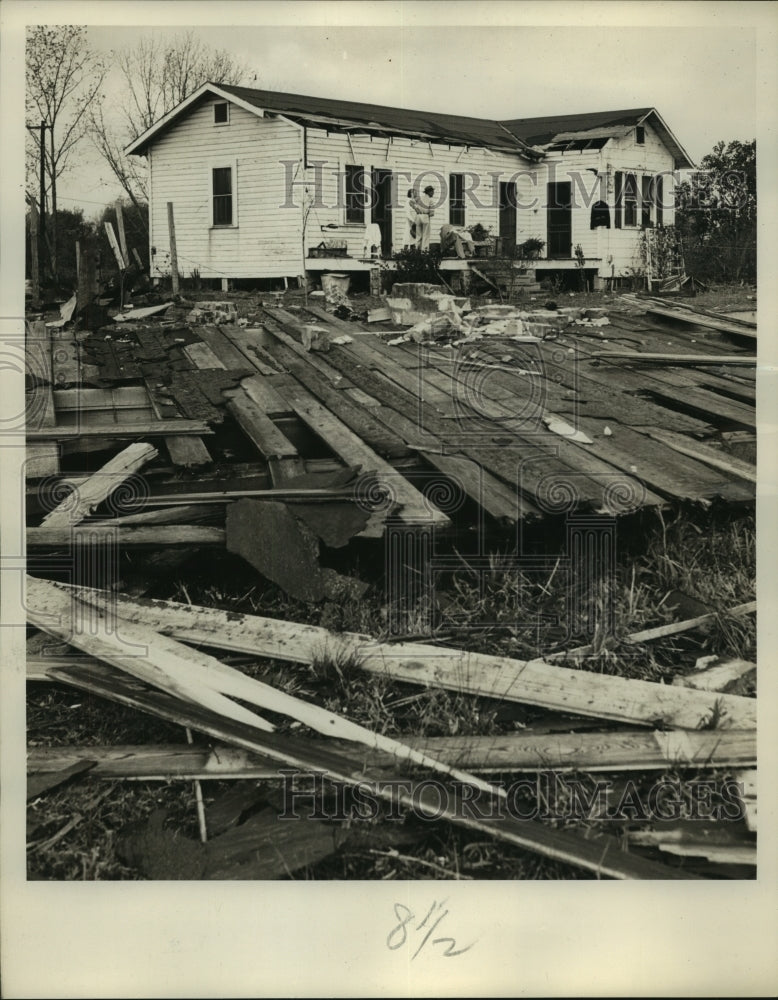 1950 Press Photo Porch lifted and destroyed by a storm, Alabama- Historic Images