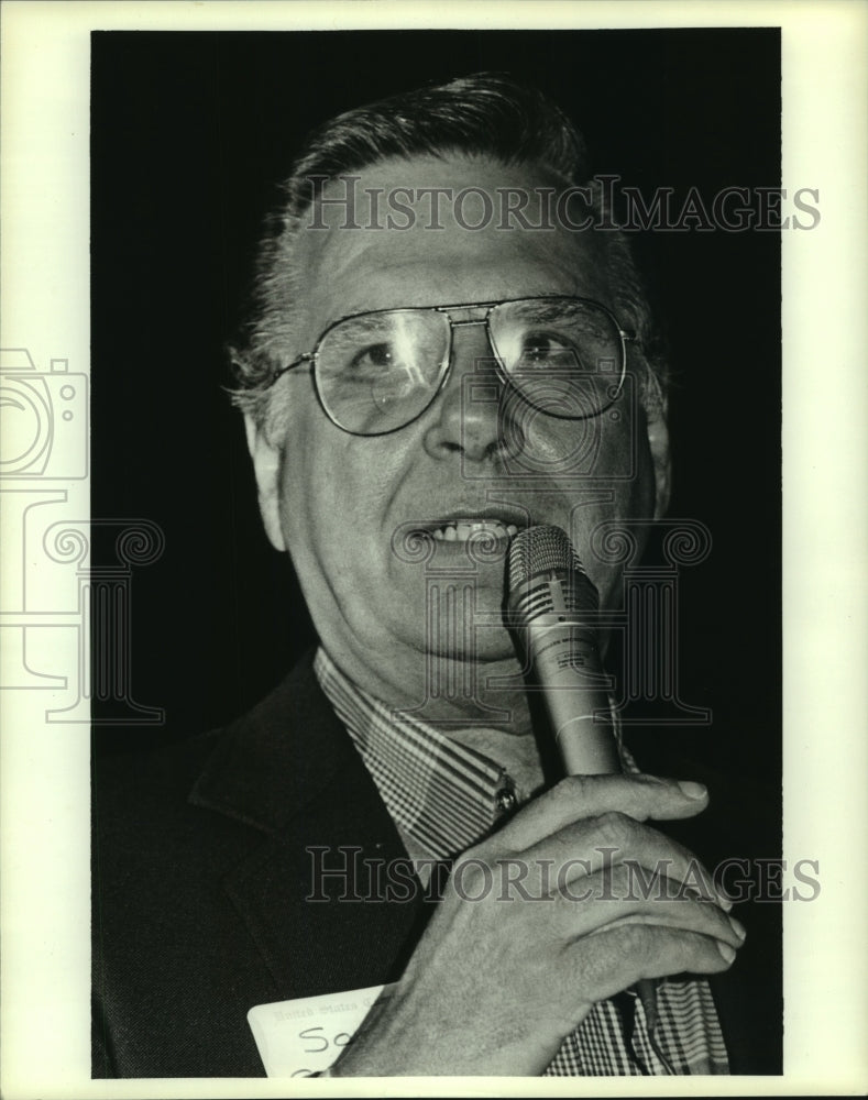 1989 Press Photo Sonny Callahan speaks to group in Alabama - Historic Images