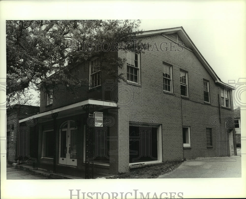 1990 Press Photo Exterior of building at 702 Govt., Mobile, Alabama- Historic Images