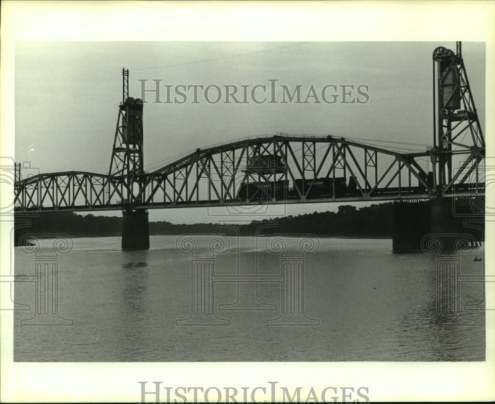 1986 Press Photo Bridge over Tombigee River upriver from Jackson Landing- Historic Images