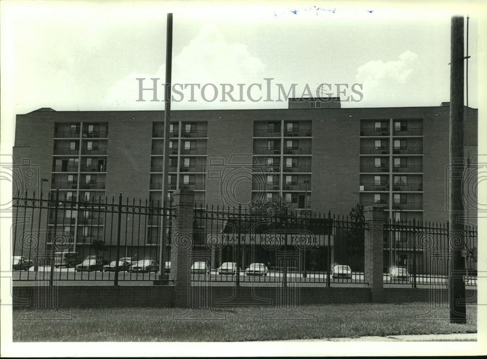 1991 Press Photo Boykin Tower Apartment Building exterior view, Alabama- Historic Images