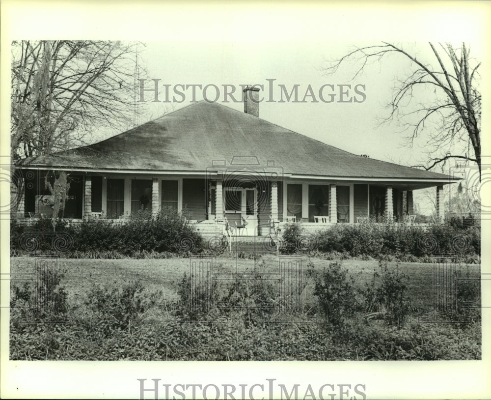 1985 Press Photo Exterior of M.C. Thomason Home in Brooklyn, Alabama- Historic Images