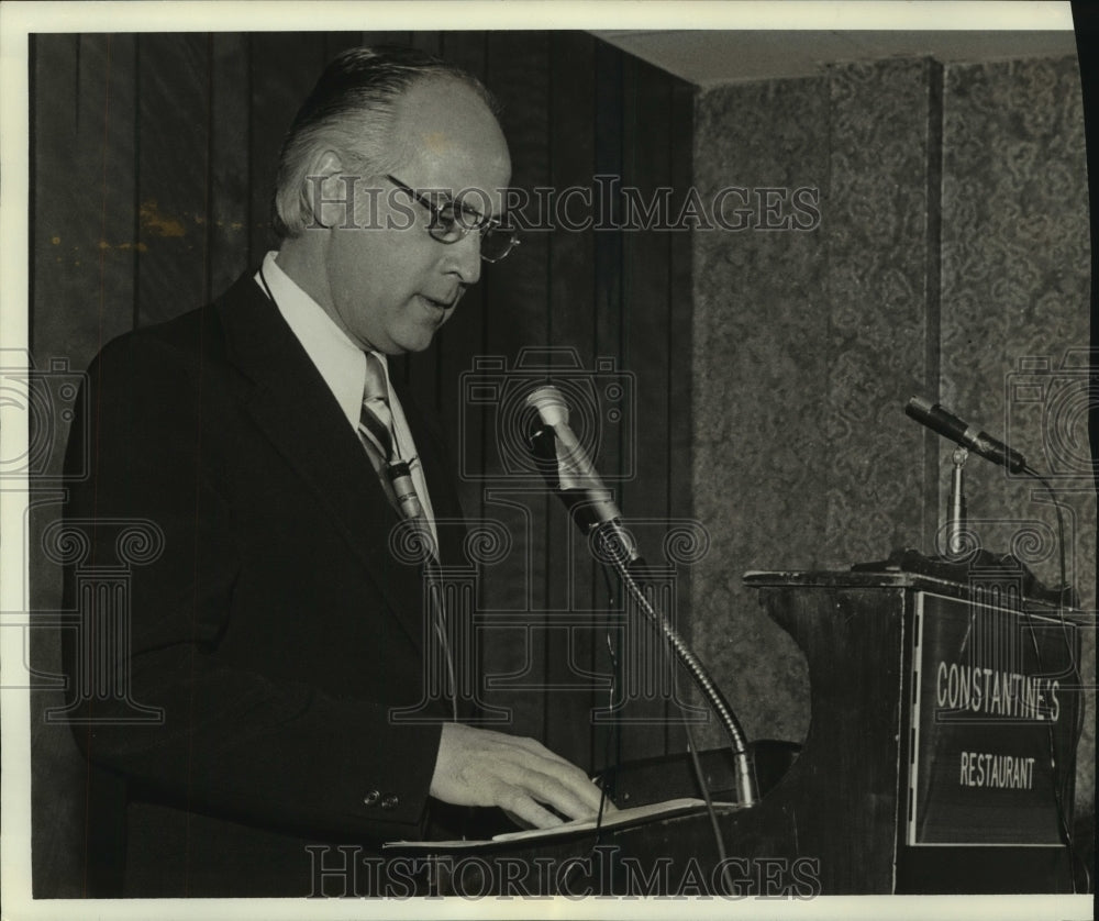 1974 Press Photo Jack Edwards speaks at event at restaurant in Alabama- Historic Images