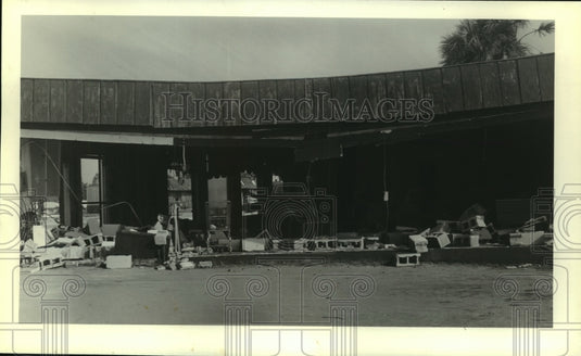 1979 Press Photo Hurricane Frederic damaged shop in Gulf Shores, Alabama - Historic Images