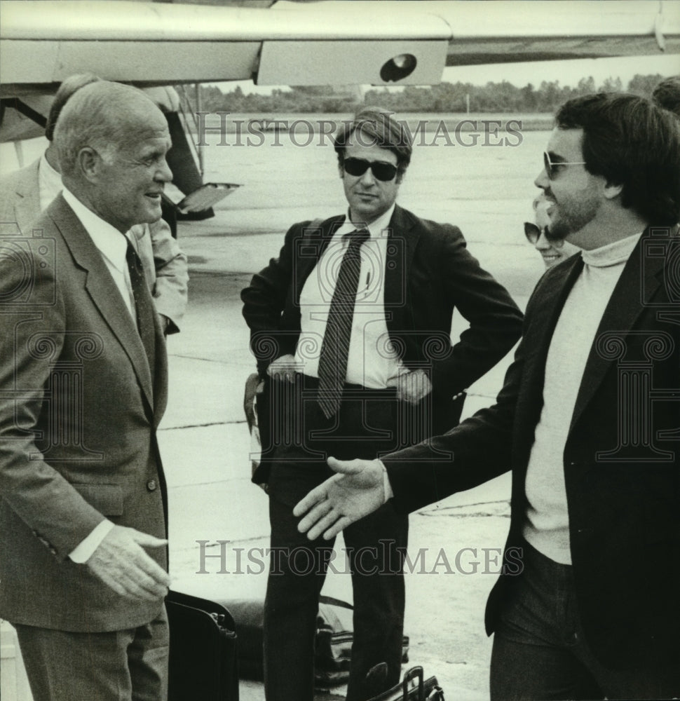 1983 Press Photo John Glenn greeted at airport in Mobile, Alabama- Historic Images