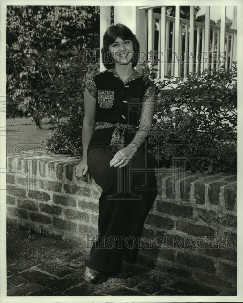 1977 Press Photo 1976 Americaâ€™s Junior Miss Lenne Jo Hallgren in Alabama - Historic Images