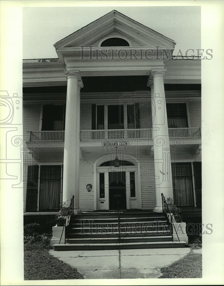 1990 Press Photo Exterior view of the Women&#39;s Club building, Alabama- Historic Images