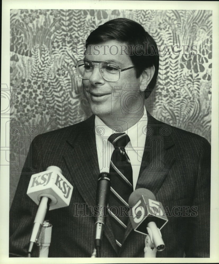 1984 Press Photo Charles Graddick Speaking, Alabama- Historic Images