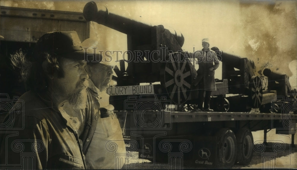 Press Photo Cannons Loaded on Truck Bed are "Glory" Bound - amra07825
