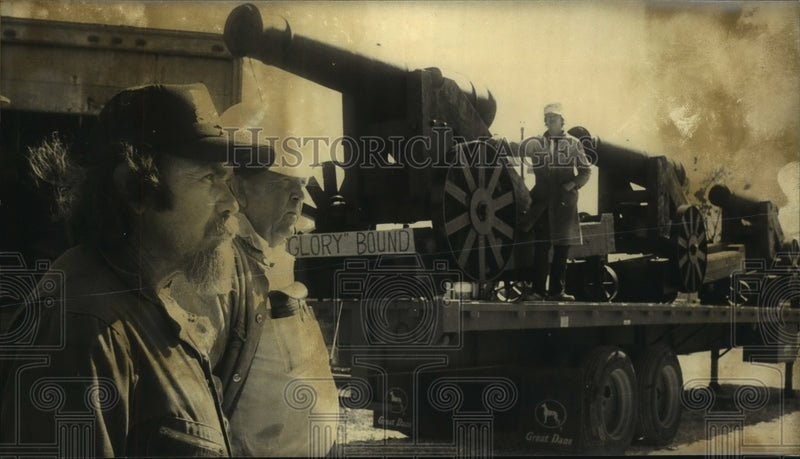 Load image into Gallery viewer, Press Photo Cannons Loaded on Truck Bed are "Glory" Bound - amra07825
