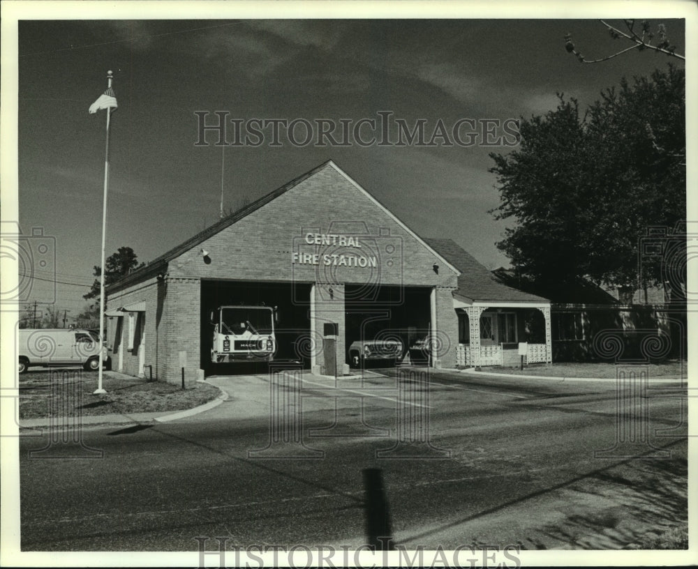 1983 Press Photo Exterior of the Central Fire Station, Prichard, Alabama- Historic Images